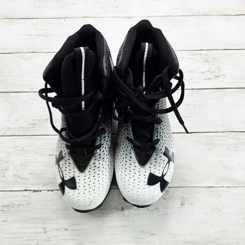 Under Armour Boys Football Cleats Black and White Sz 7